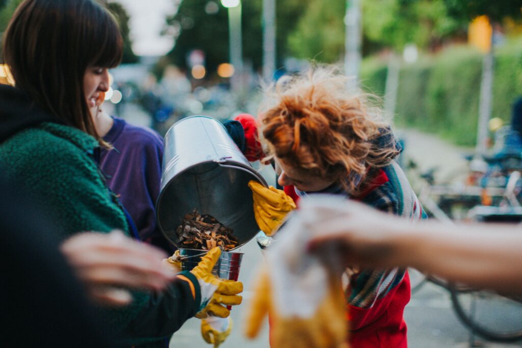 Wi mook dat. Mit Eimer, Zange und Spaß: Let’s clean up!