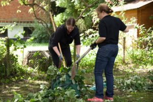 Wi mook dat. Garten der Mädchen-Wohngruppe verschönern