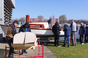 Wi mook dat. Get the kick: Bootsbau-Finish mit Test zu Wasser